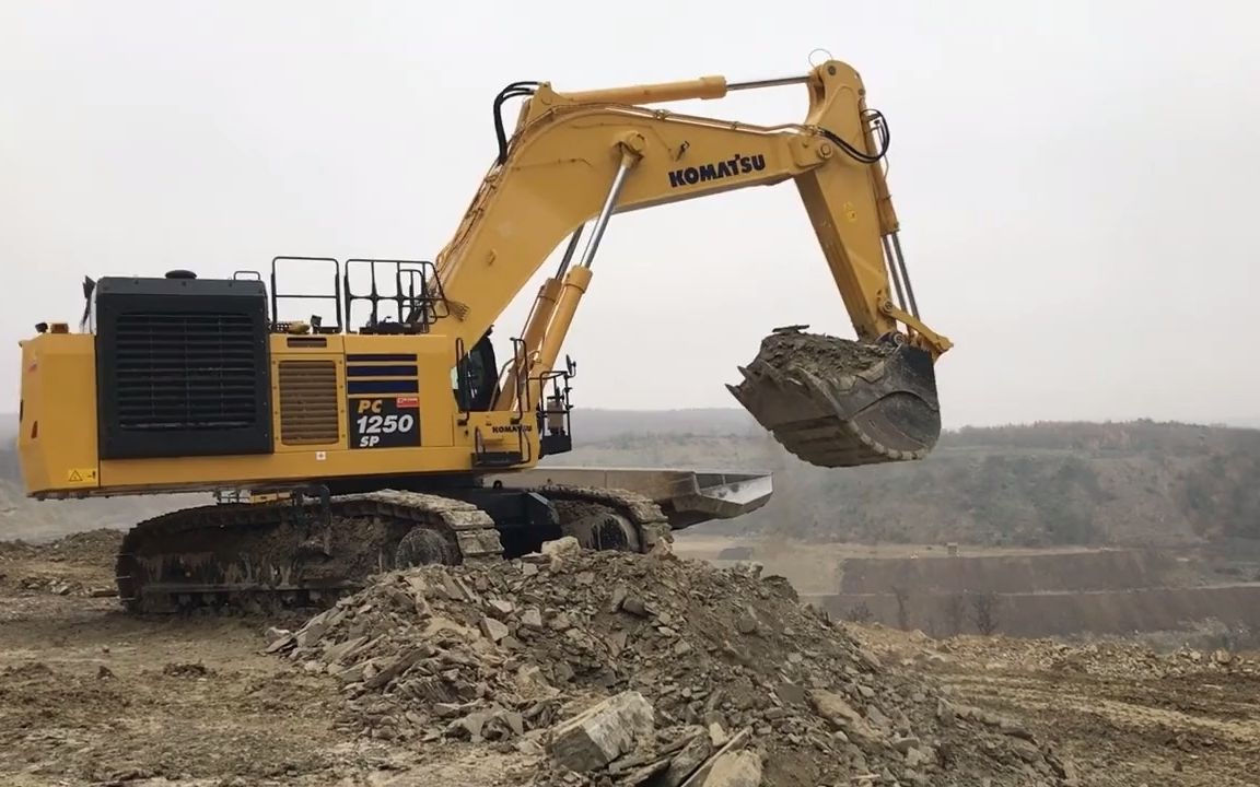 PC1250-11R backhoe - Komatsu PC1250-11R backhoe - Komatsu excavator